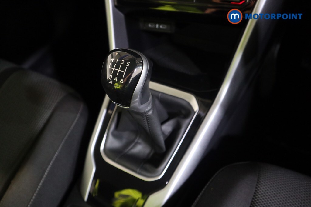 Used Volkswagen T-Roc 2023 for sale - 77842602: Photo 16