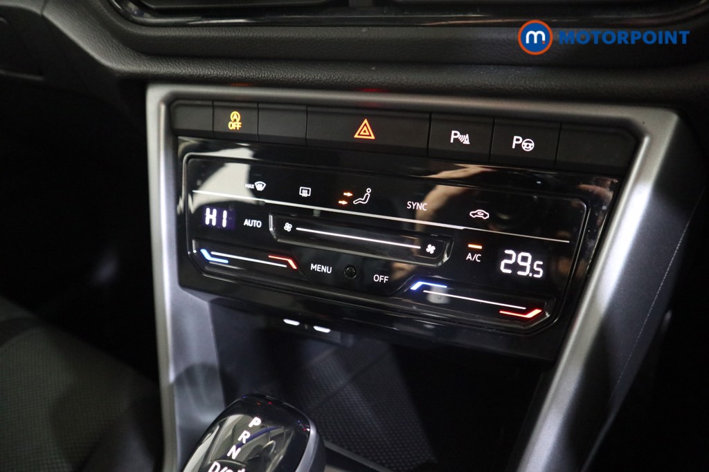 Used Volkswagen T-Roc 2023 for sale - 77364656: Photo 15