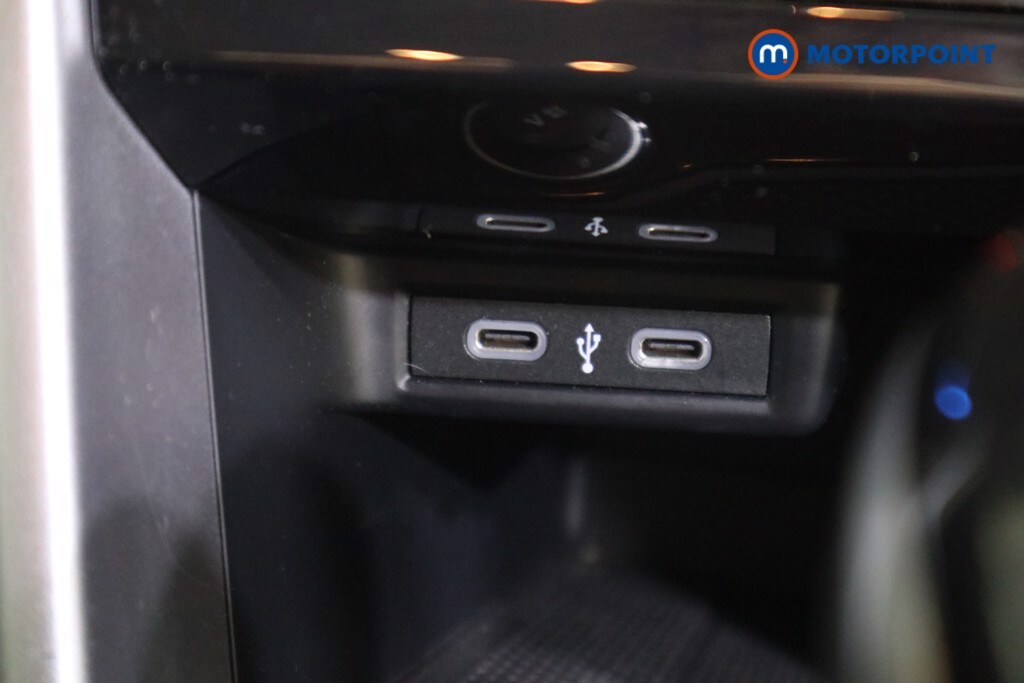 Used Volkswagen T-Roc for sale - 77743828: Photo 17