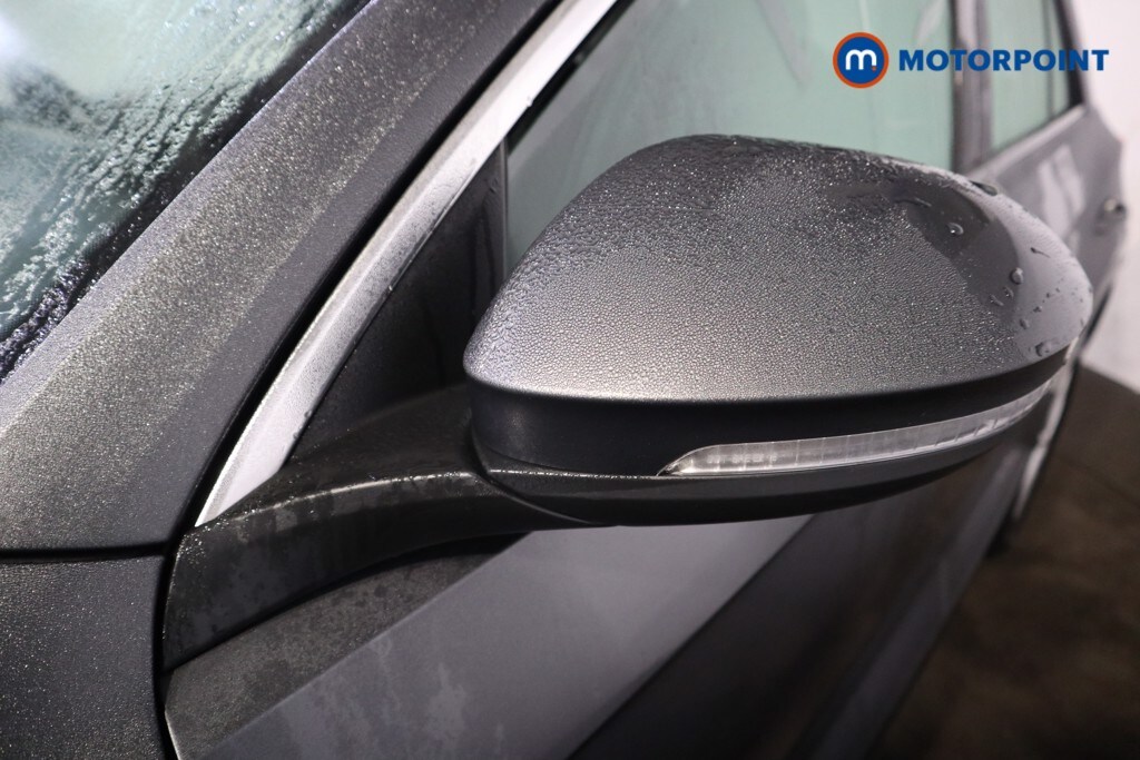 Used Volkswagen T-Roc for sale - 77743828: Photo 41