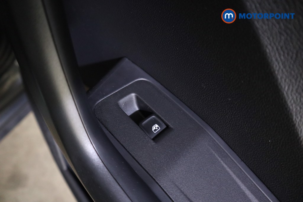 Used Volkswagen T-Roc 2023 for sale - 77984402: Photo 17