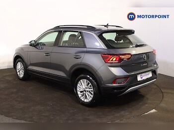 Used Volkswagen T-Roc 2023 for sale - 76542476: Photo