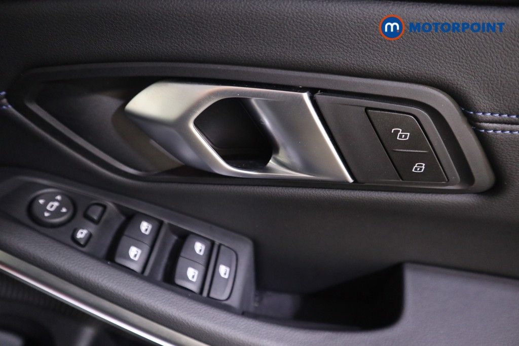 Used BMW 3 Series 2024 for sale - 76706930: Photo 21