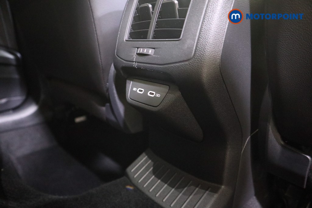 Used Volkswagen T-Roc 2024 for sale - 76534647: Photo 16