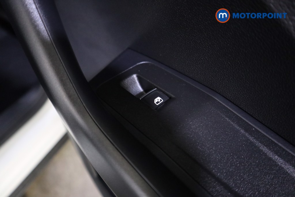 Used Volkswagen T-Roc 2024 for sale - 76534647: Photo 17