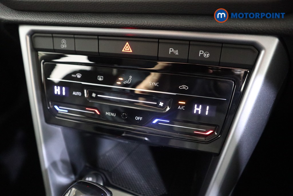 Used Volkswagen T-Roc 2024 for sale - 77275067: Photo 15