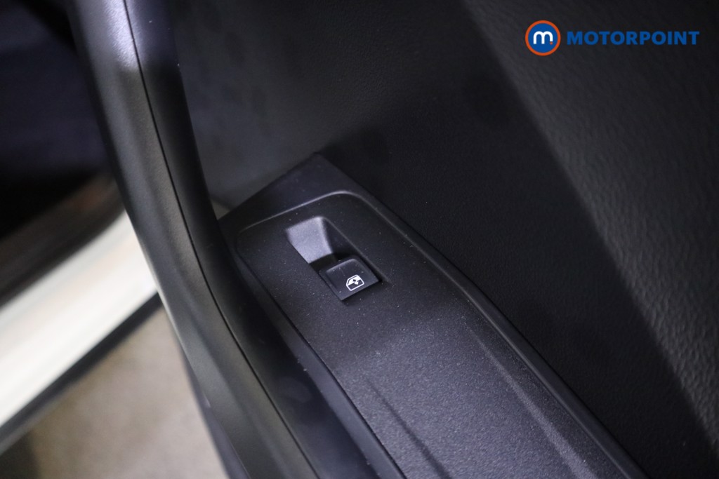 Used Volkswagen T-Roc 2024 for sale - 77275067: Photo 24