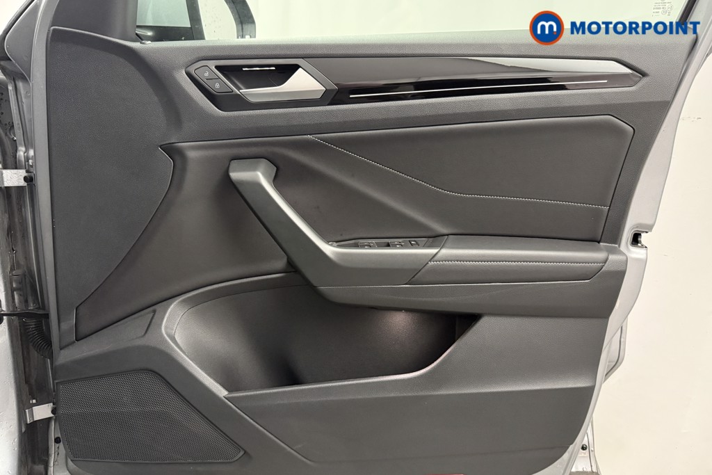 Used Volkswagen T-Roc 2023 for sale - 77340547: Photo 26