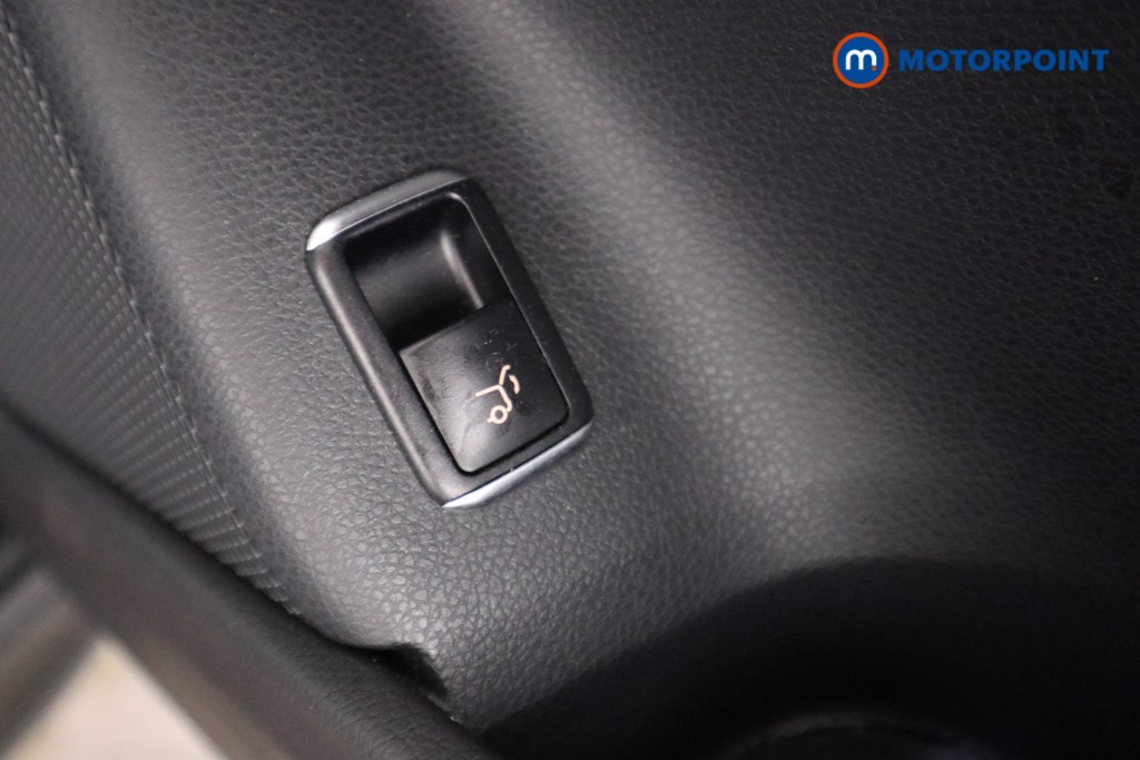 Used Mercedes-Benz GLA 2019 for sale - 77916678: Photo 21