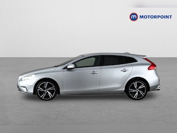 Used Volvo V40 2018 for sale - 79408464: Photo