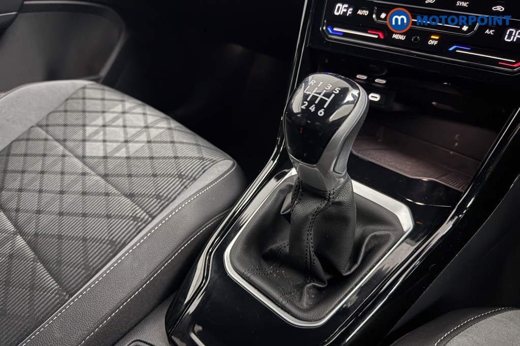 Used Volkswagen T-Roc 2023 for sale - 77327048: Photo 23