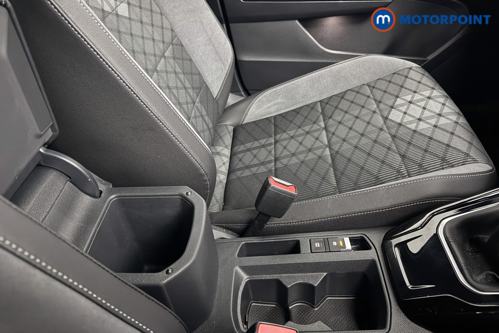 Used Volkswagen T-Roc 2023 for sale - 77327048: Photo 24