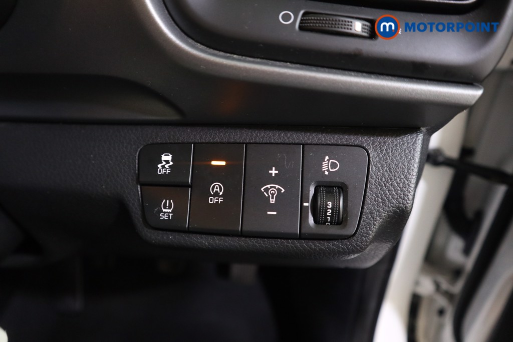 Used Kia Stonic 2023 for sale - 76568986: Photo 13