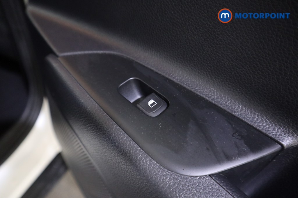 Used Kia Stonic 2023 for sale - 76568986: Photo 15