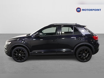 Used Volkswagen T-Roc 2021 for sale - 76685200: Photo