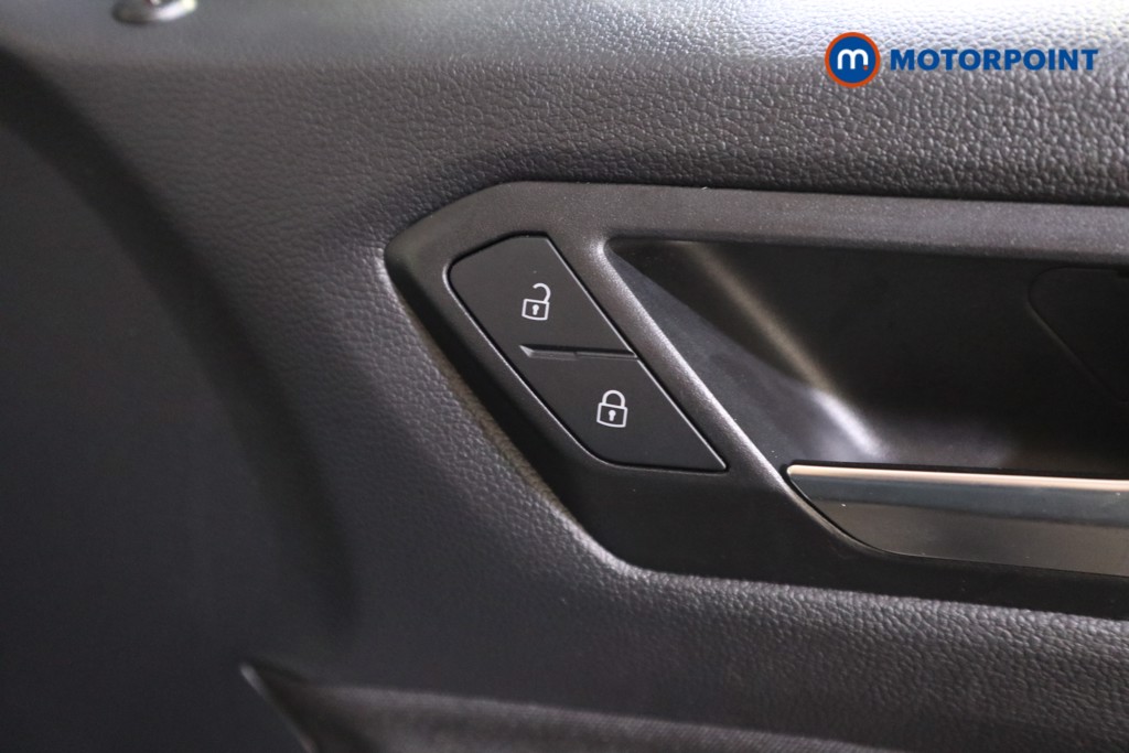 Used Volkswagen T-Roc 2023 for sale - 76819443: Photo 19