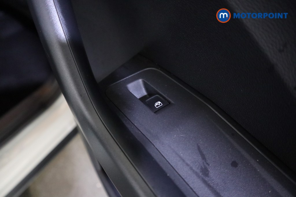 Used Volkswagen T-Roc 2023 for sale - 76819443: Photo 25