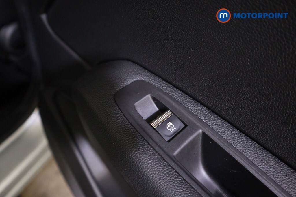 Used Renault Captur for sale - 78091501: Photo 29