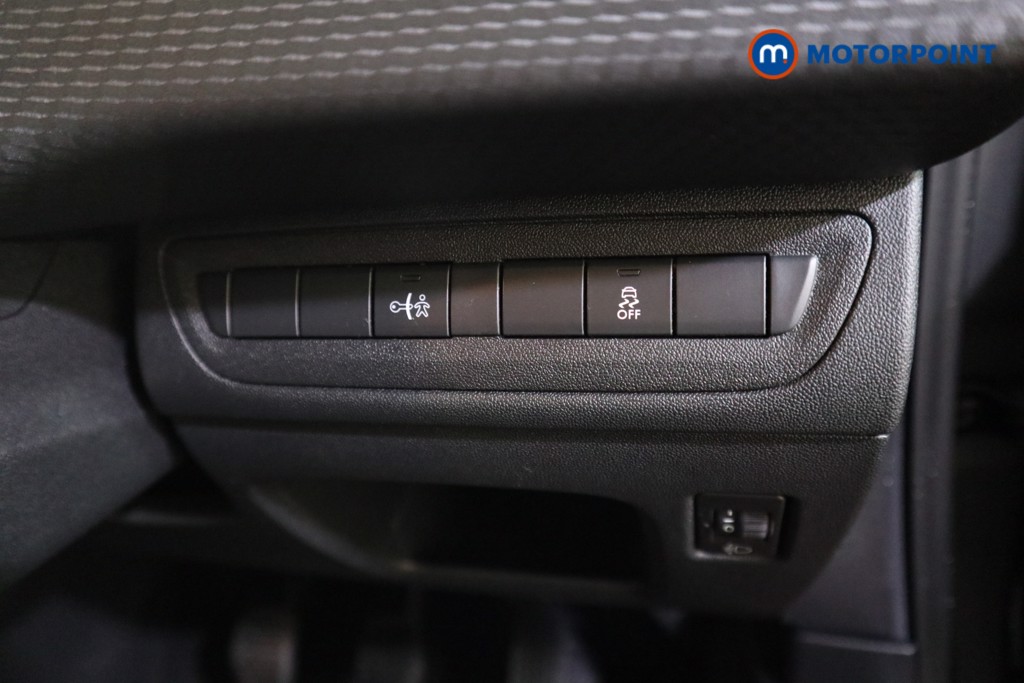 Used Peugeot 208 2017 for sale - 77327061: Photo 17