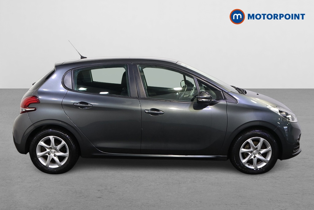 Used Peugeot 208 2017 for sale - 77327061: Photo 8