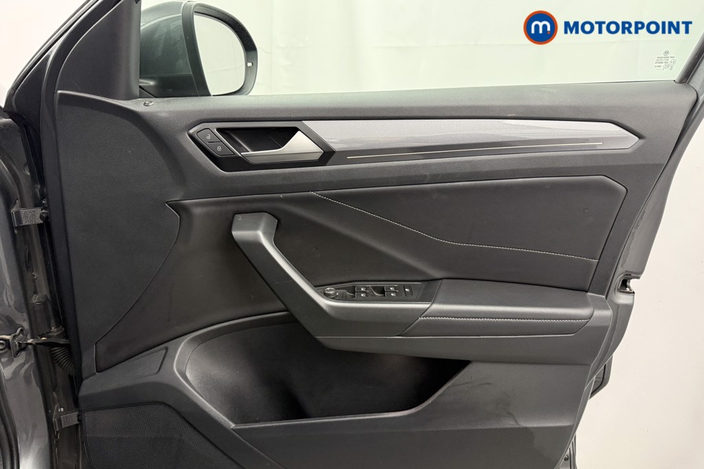 Used Volkswagen T-Roc 2023 for sale - 77620073: Photo 25