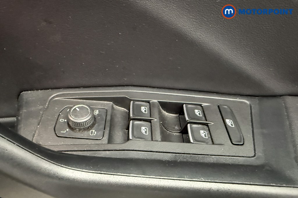 Used Volkswagen T-Roc 2023 for sale - 77620073: Photo 26