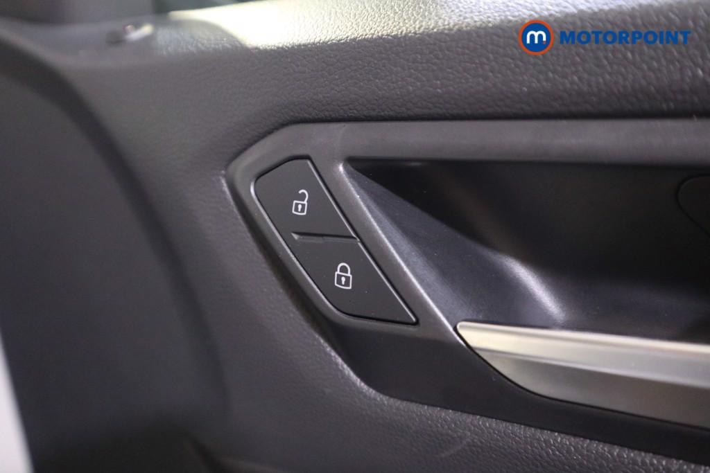 Used Volkswagen T-Roc 2022 for sale - 77037032: Photo 20