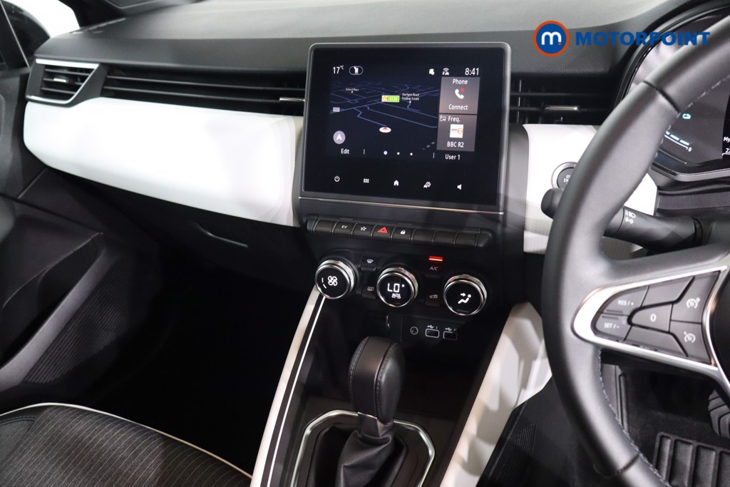 Used Renault Clio 2023 for sale - 76723296: Photo 11