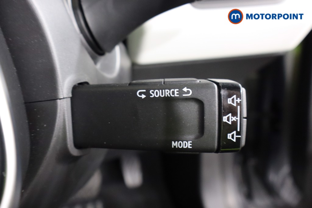 Used Renault Clio 2023 for sale - 76723296: Photo 25