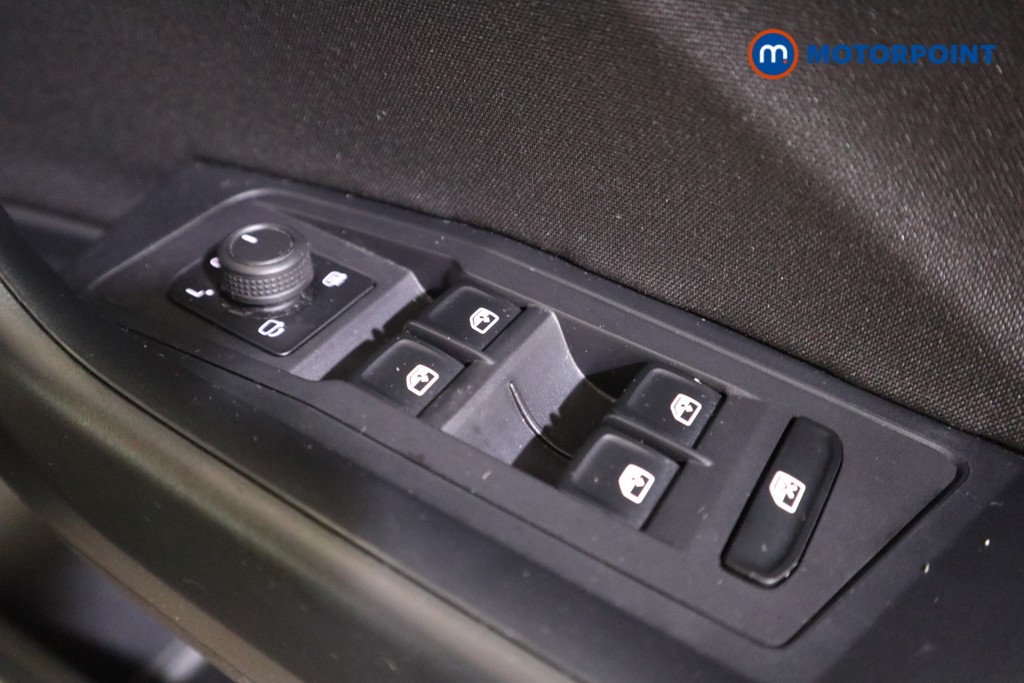 Used Volkswagen T-Roc 2023 for sale - 77061836: Photo 20