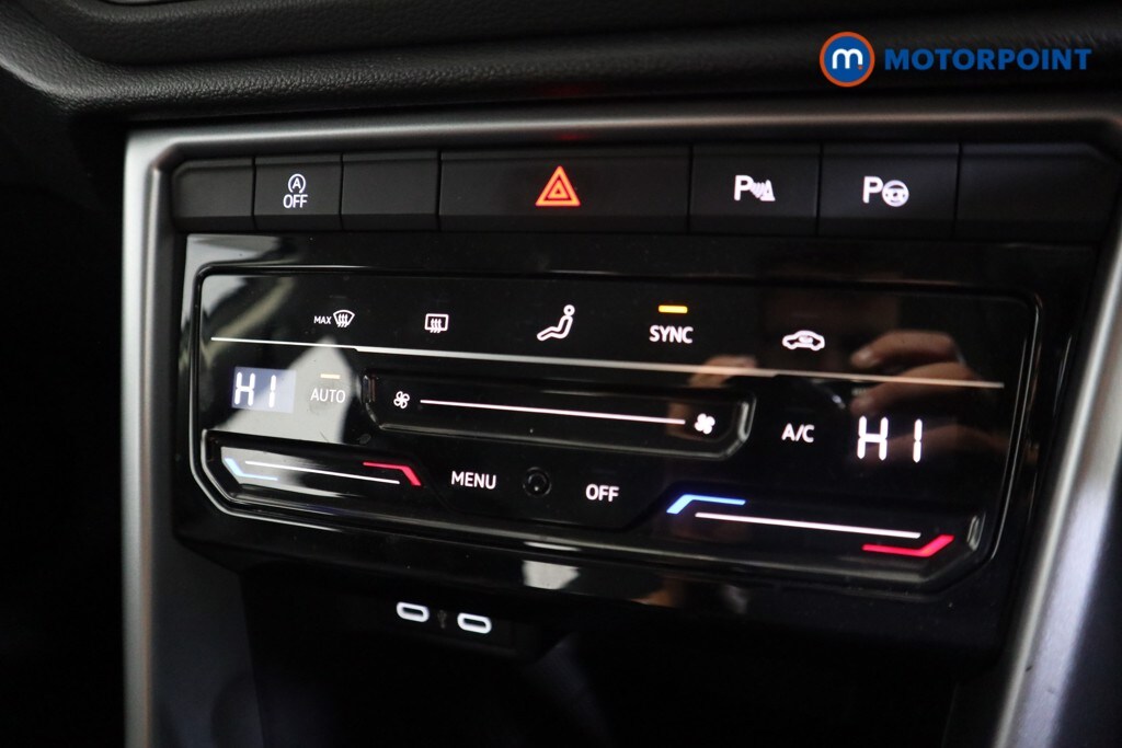 Used Volkswagen T-Roc 2023 for sale - 76131663: Photo 17