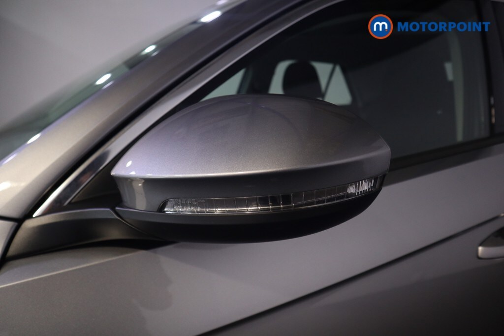 Used Volkswagen T-Roc 2023 for sale - 76131663: Photo 32