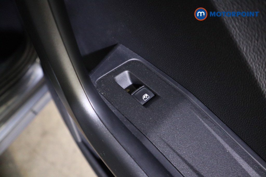 Used Volkswagen T-Roc 2024 for sale - 77951554: Photo 30