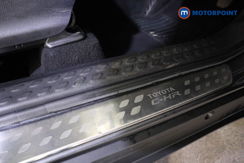 Used Toyota C-HR 2018 for sale - 77435833: Photo 22