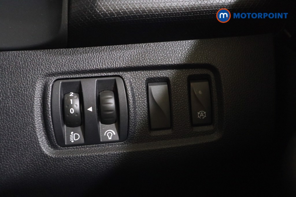 Used Renault Clio 2018 for sale - 77324184: Photo 15