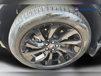 Used Land Rover Discovery Sport 2023 for sale - 78950995: Photo