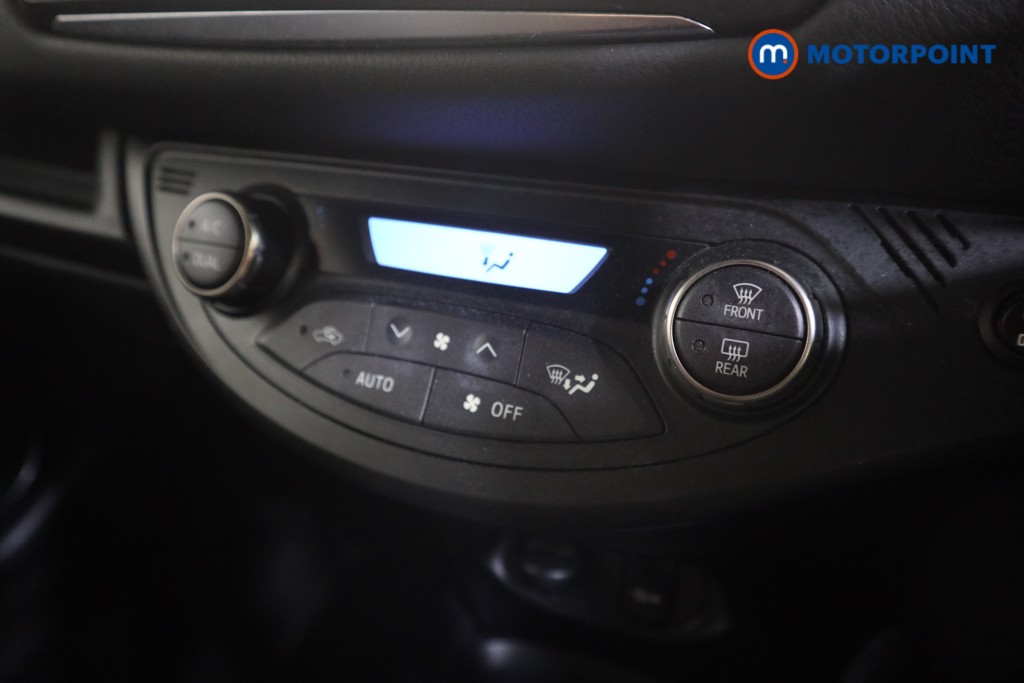 Used Toyota Yaris 2016 for sale - 76352822: Photo 15