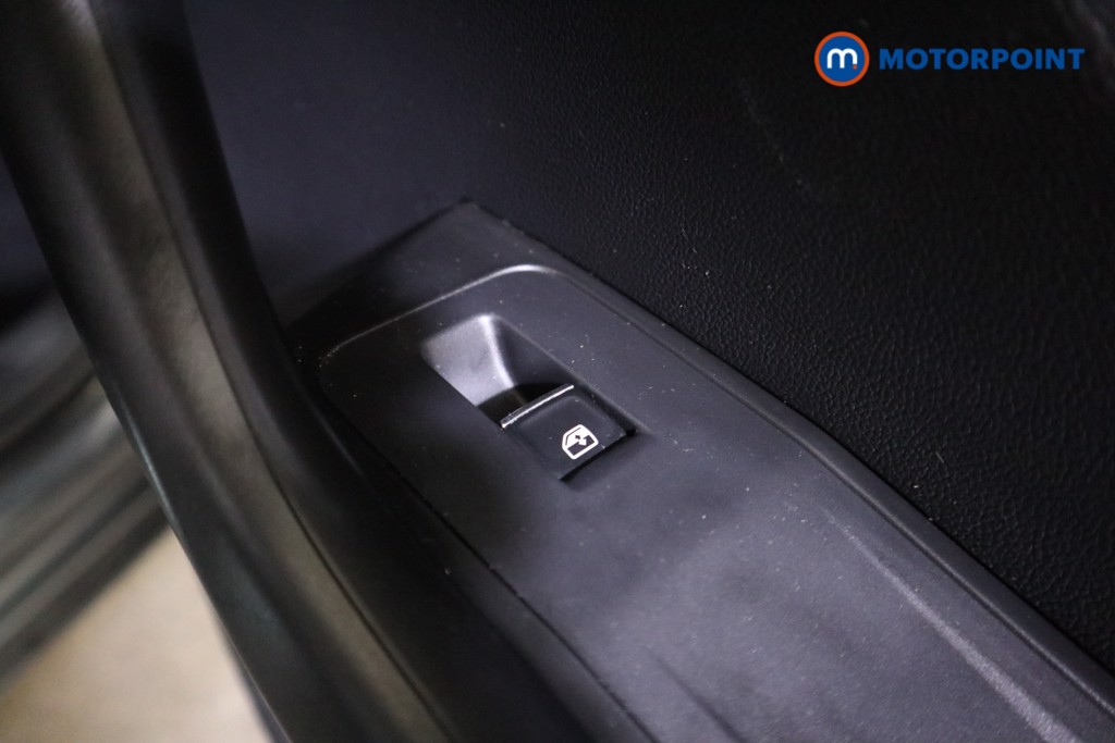 Used Volkswagen T-Roc 2020 for sale - 77340420: Photo 24