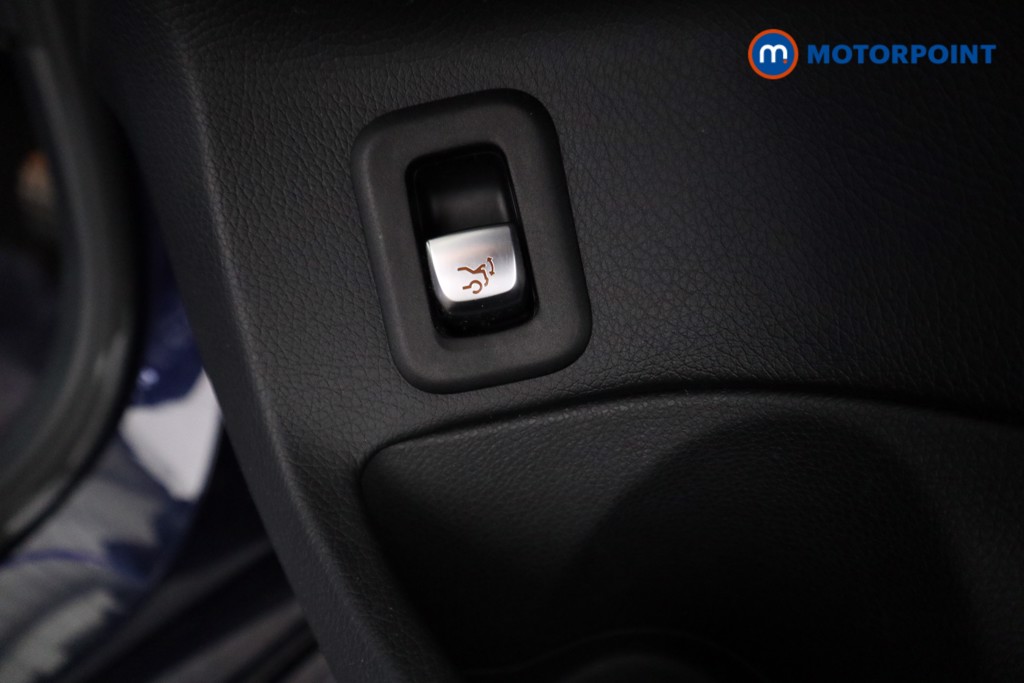 Used Mercedes-Benz C Class 2018 for sale - 77401748: Photo 21