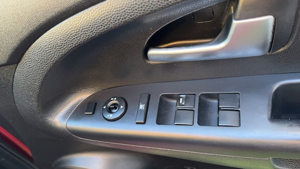 Used Kia Venga 2012 for sale - 75330113: Photo 8