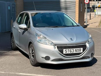 Used Peugeot 208 2013 for sale - 79634911: Photo