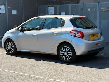 Used Peugeot 208 2013 for sale - 79634911: Photo