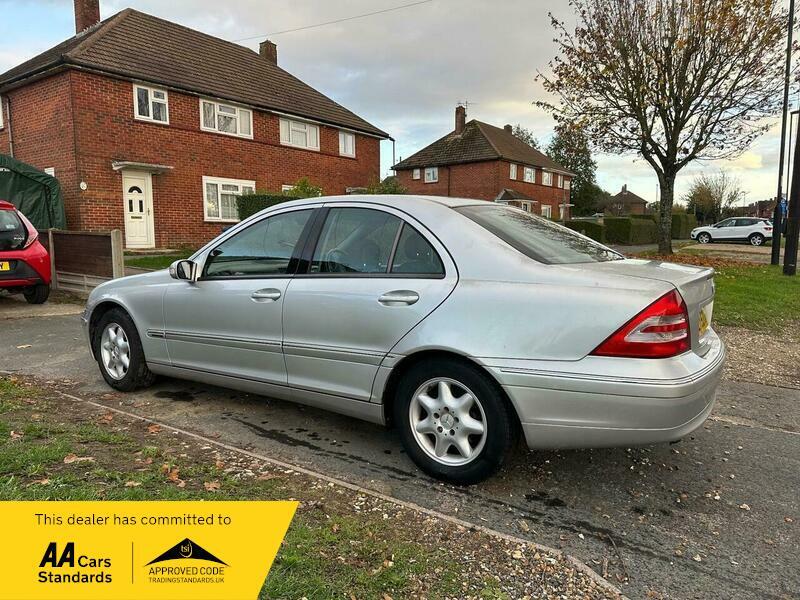 Used Mercedes-Benz C Class 2003 for sale - 76152449: Photo 4