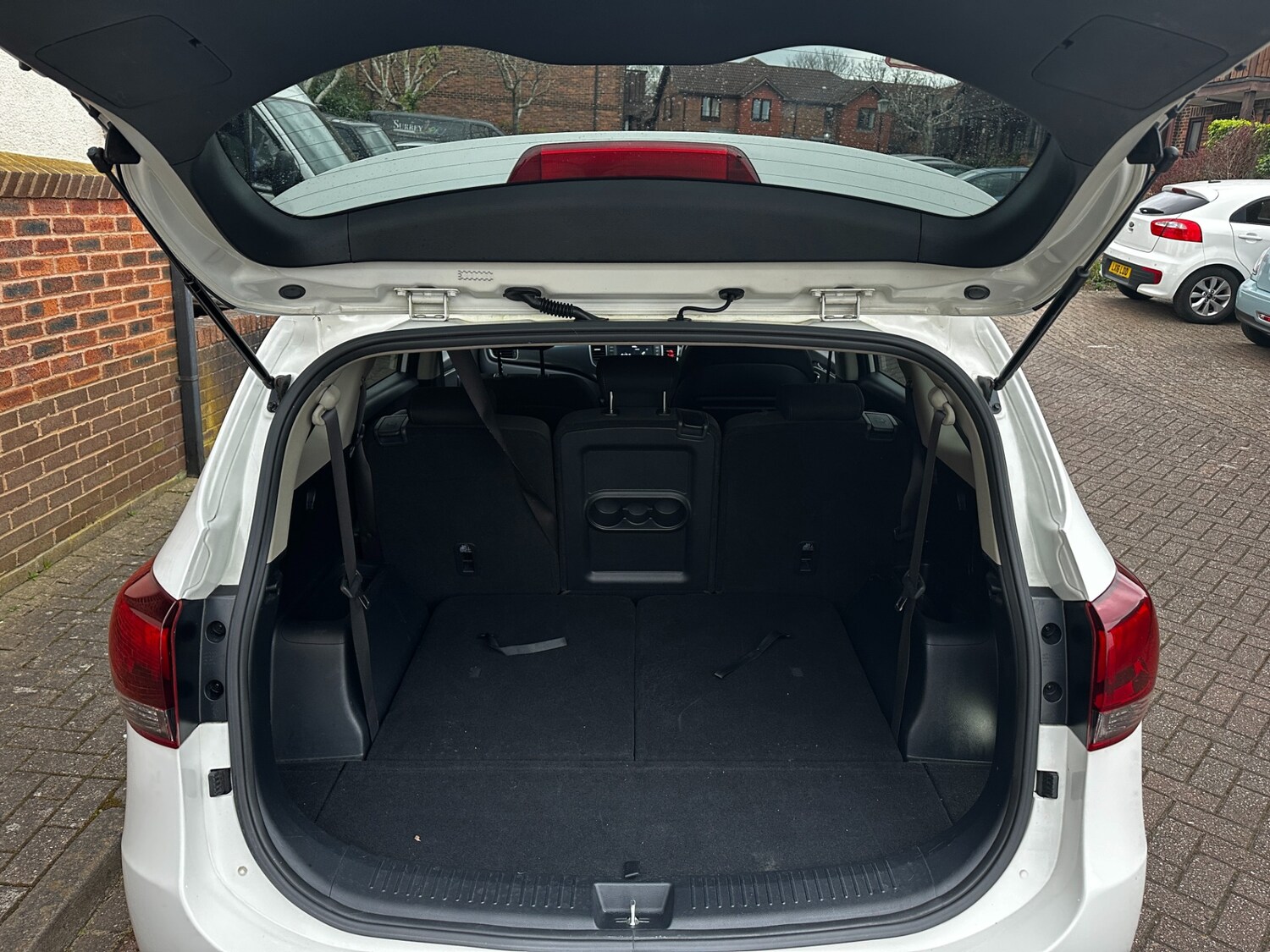 Used Kia Carens 2017 for sale - 78109014: Photo 17