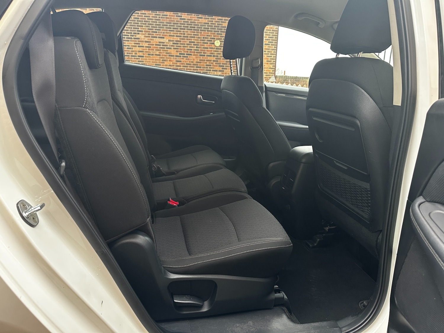 Used Kia Carens 2017 for sale - 78109014: Photo 30