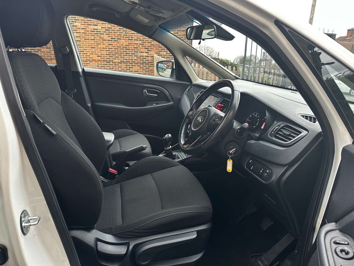 Used Kia Carens 2017 for sale - 78109014: Photo 32