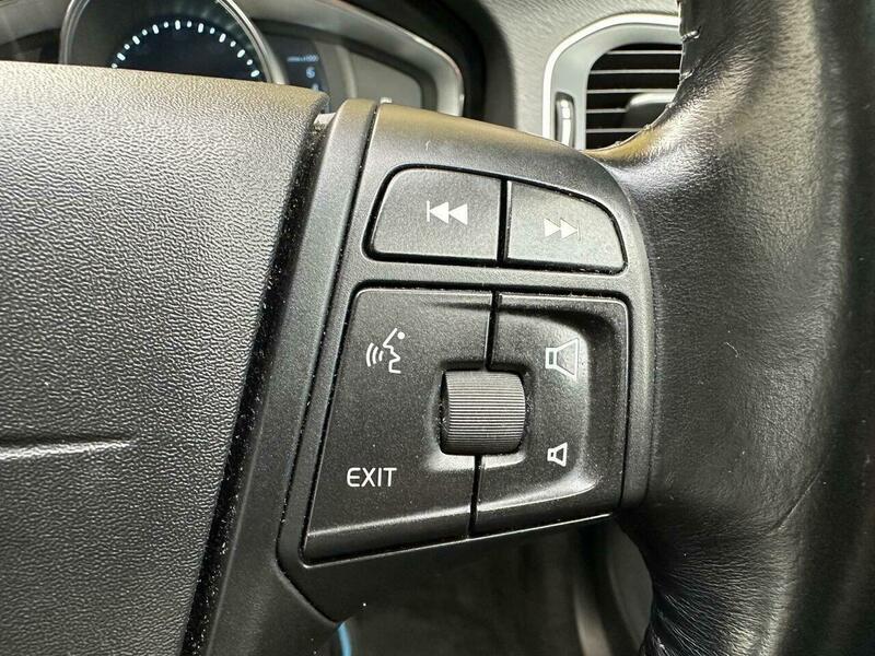 Used Volvo V60 2013 for sale - 76239209: Photo 28