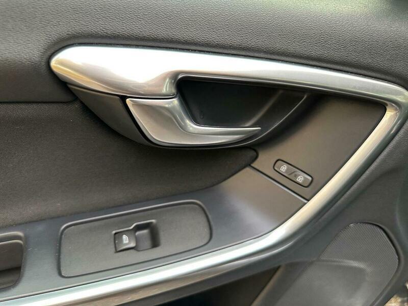 Used Volvo V60 2013 for sale - 76239209: Photo 40