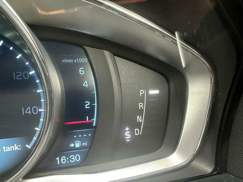 Used Volvo V60 2013 for sale - 76239209: Photo 45