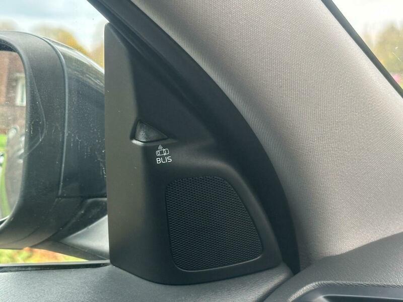 Used Volvo V60 2013 for sale - 76239209: Photo 51